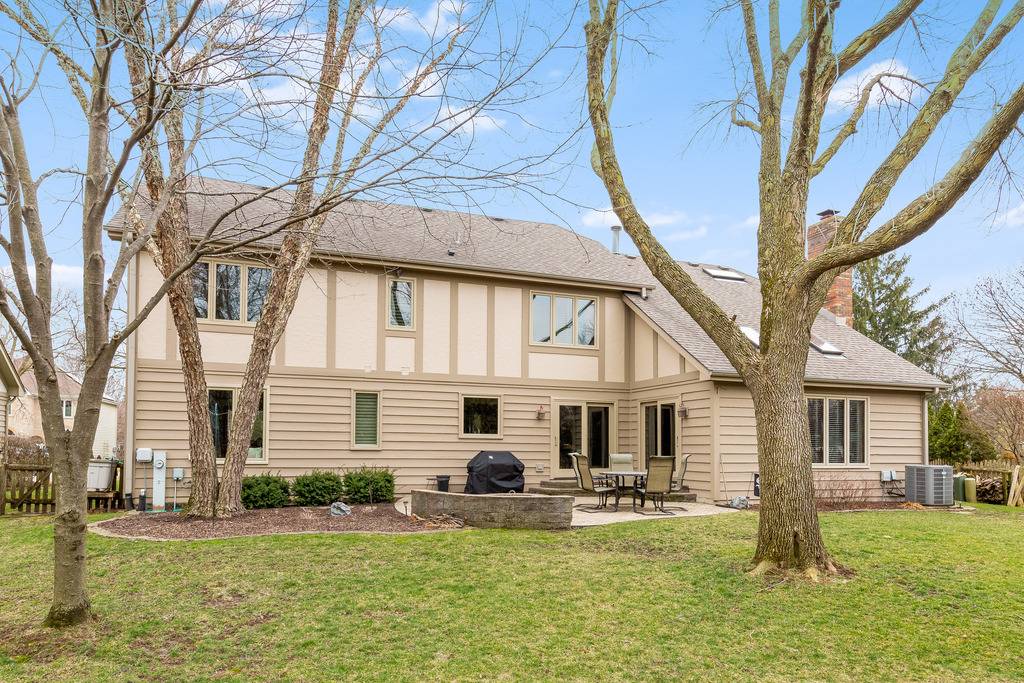 Naperville, IL 60565,718 Torrington DR