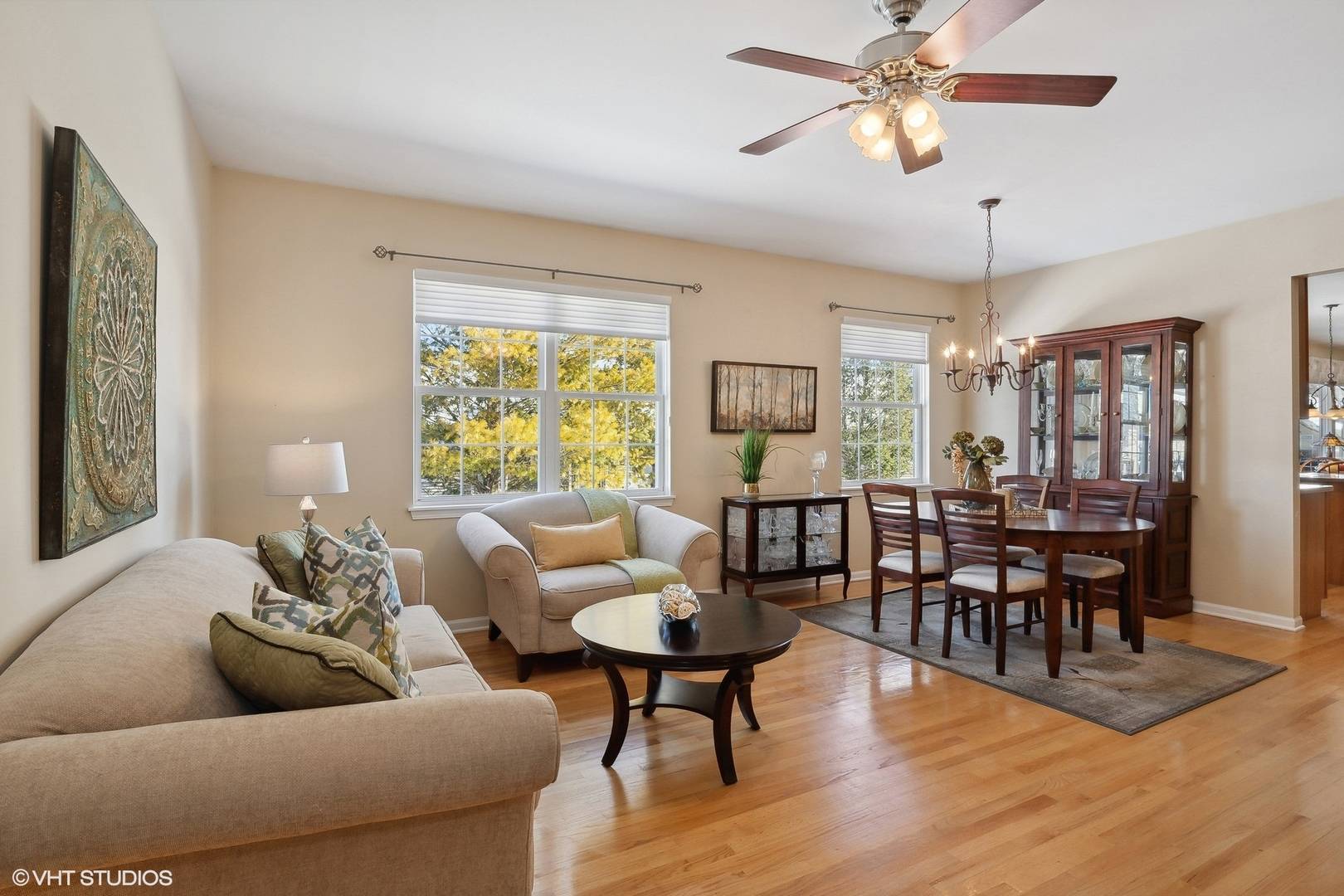 Grayslake, IL 60030,228 Enfield LN