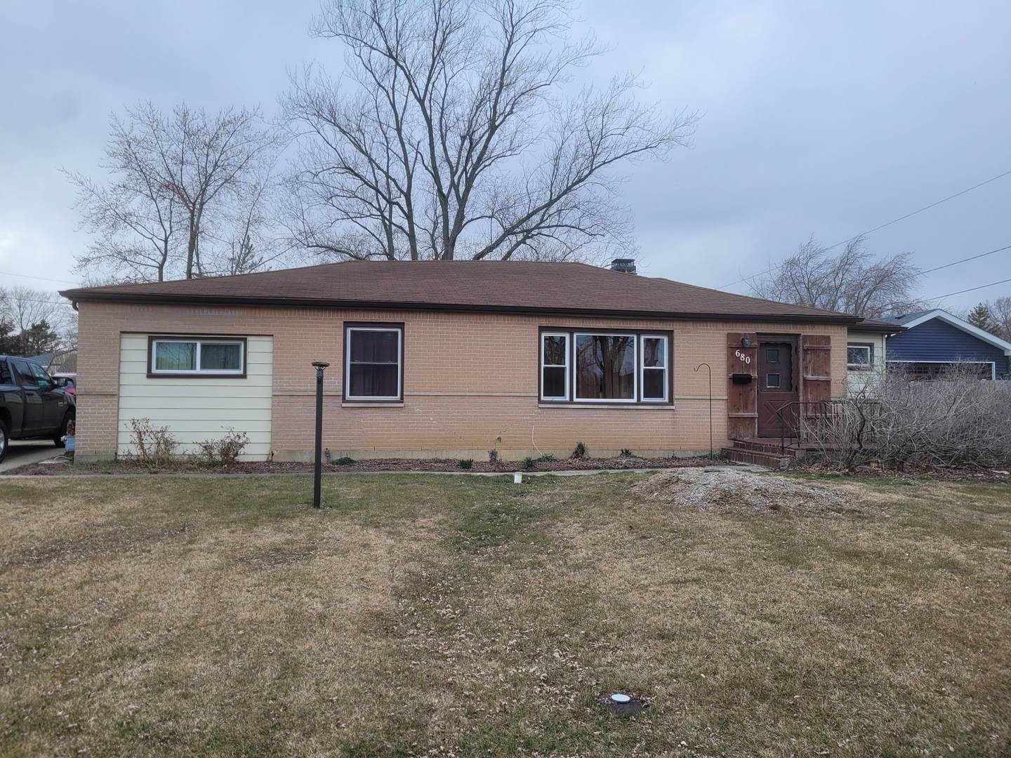 Hoffman Estates, IL 60169,680 Ash RD