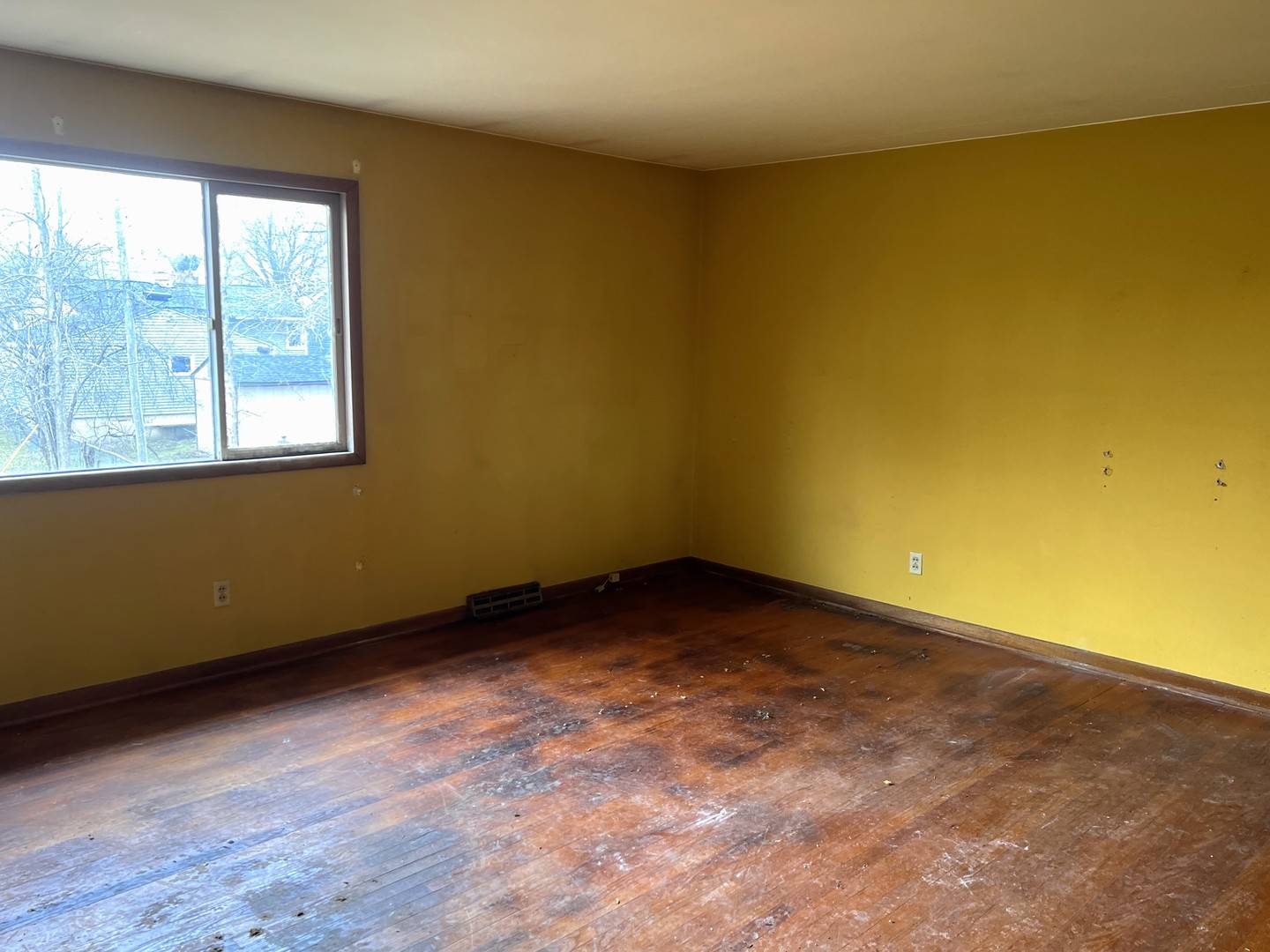 Dekalb, IL 60115,423 Gayle AVE