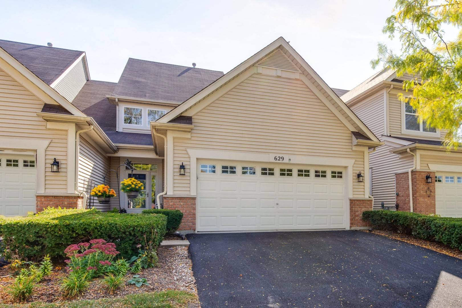 Grayslake, IL 60030,629 Shoreline DR