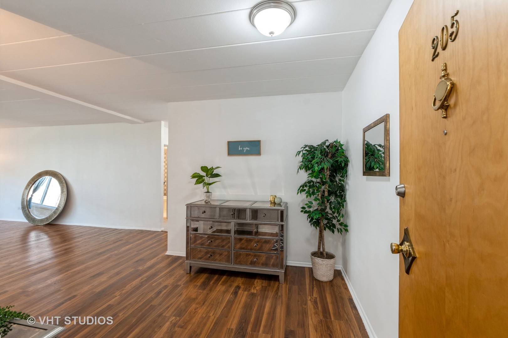 Flossmoor, IL 60422,1139 Leavitt AVE #205