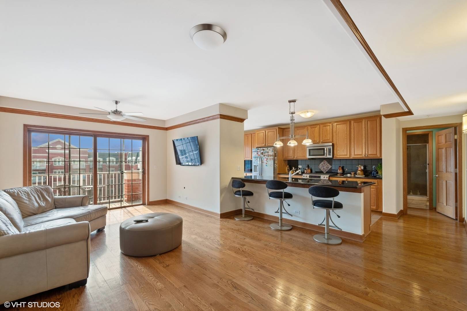 Harwood Heights, IL 60706,4833 N Olcott AVE #618