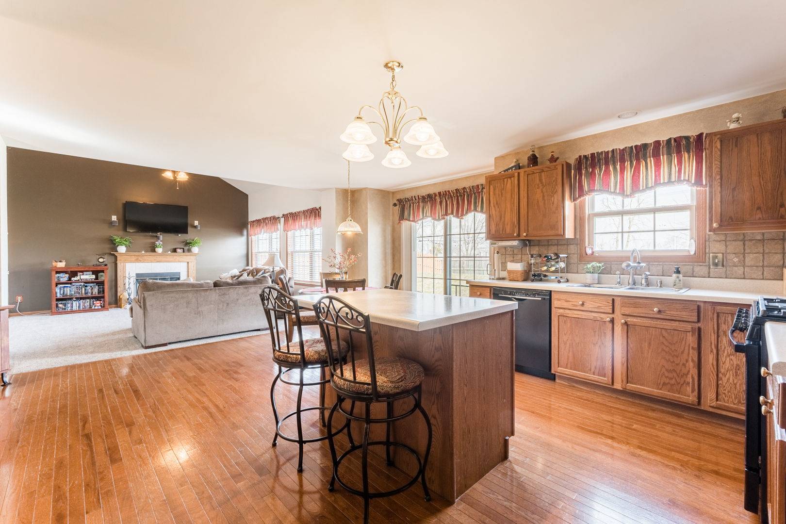 Dekalb, IL 60115,287 Heatherfield LN