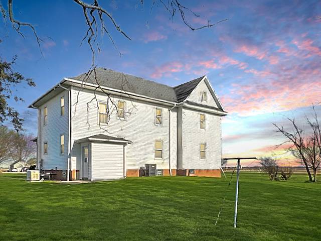 Princeton, IL 61356,22043 1950 East ST