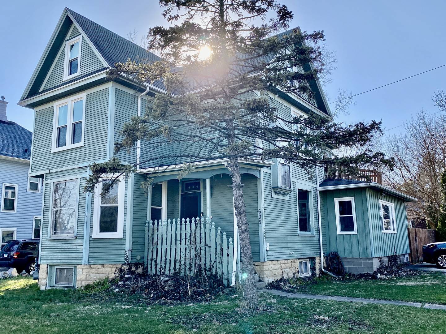 Dekalb, IL 60115,605 S 4TH ST