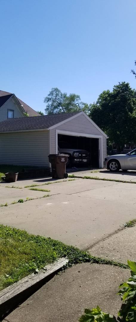 South Beloit, IL 61080,914 SHIRLAND AVE