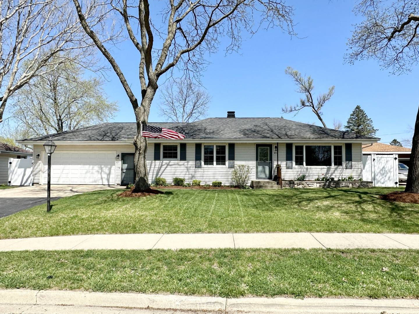South Elgin, IL 60177,674 Elizabeth ST