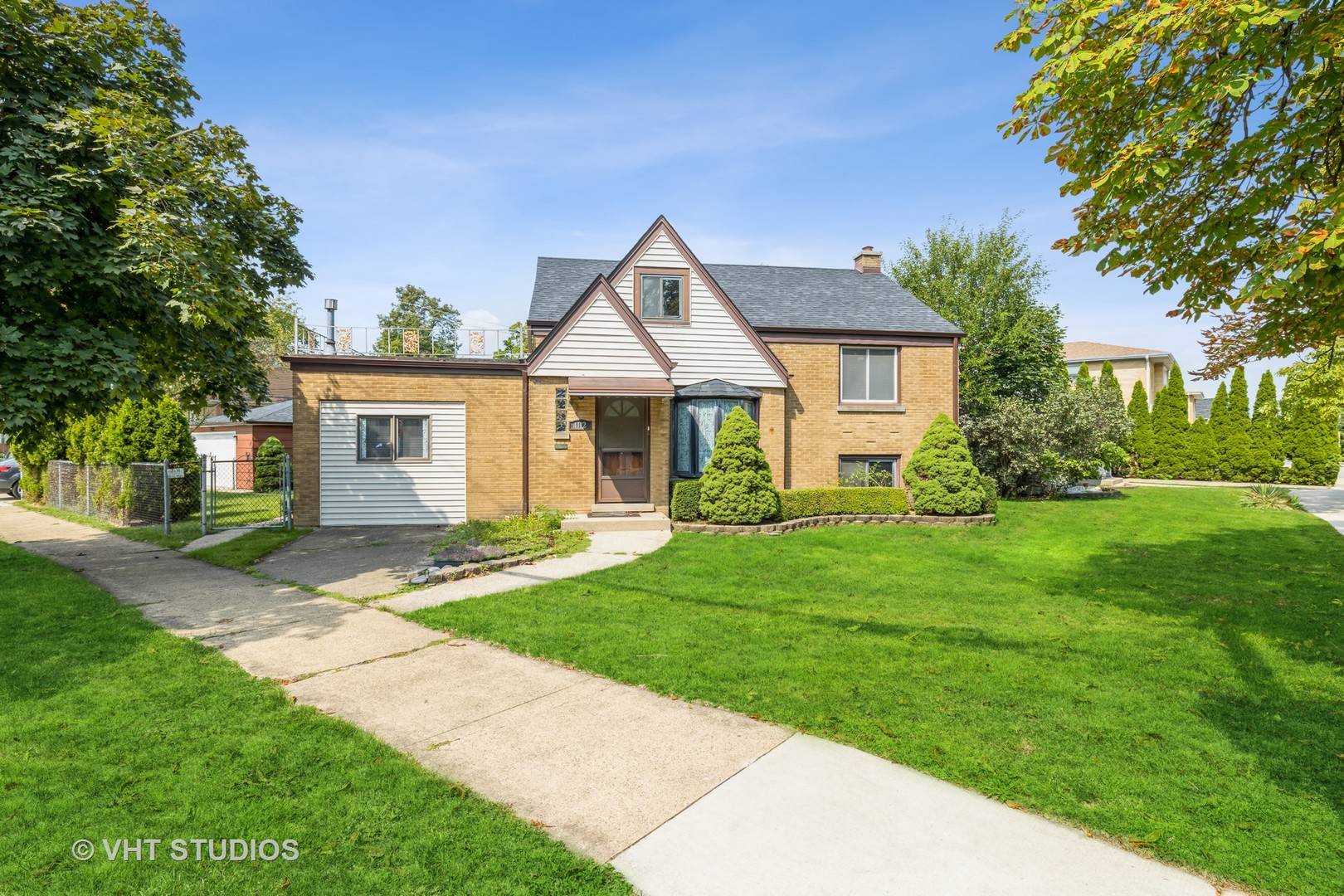 Lyons, IL 60534,4112 Gage AVE