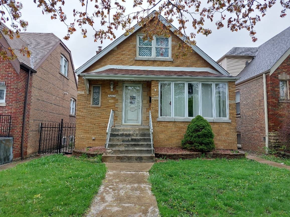 Chicago, IL 60629,6407 S Tripp AVE