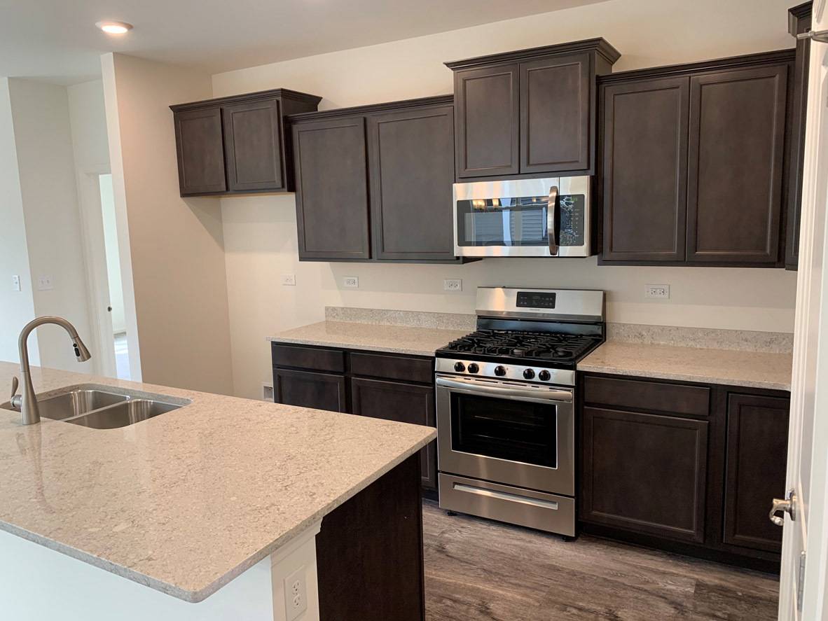 North Aurora, IL 60542,320 Ridley ST