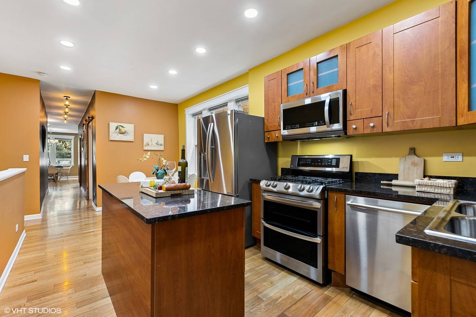 Chicago, IL 60625,4904 N SPRINGFIELD AVE #1
