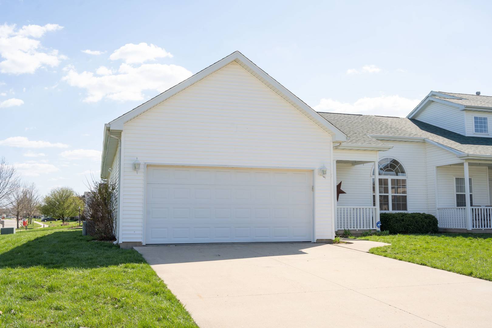 Champaign, IL 61822,3801 Summer Sage CT