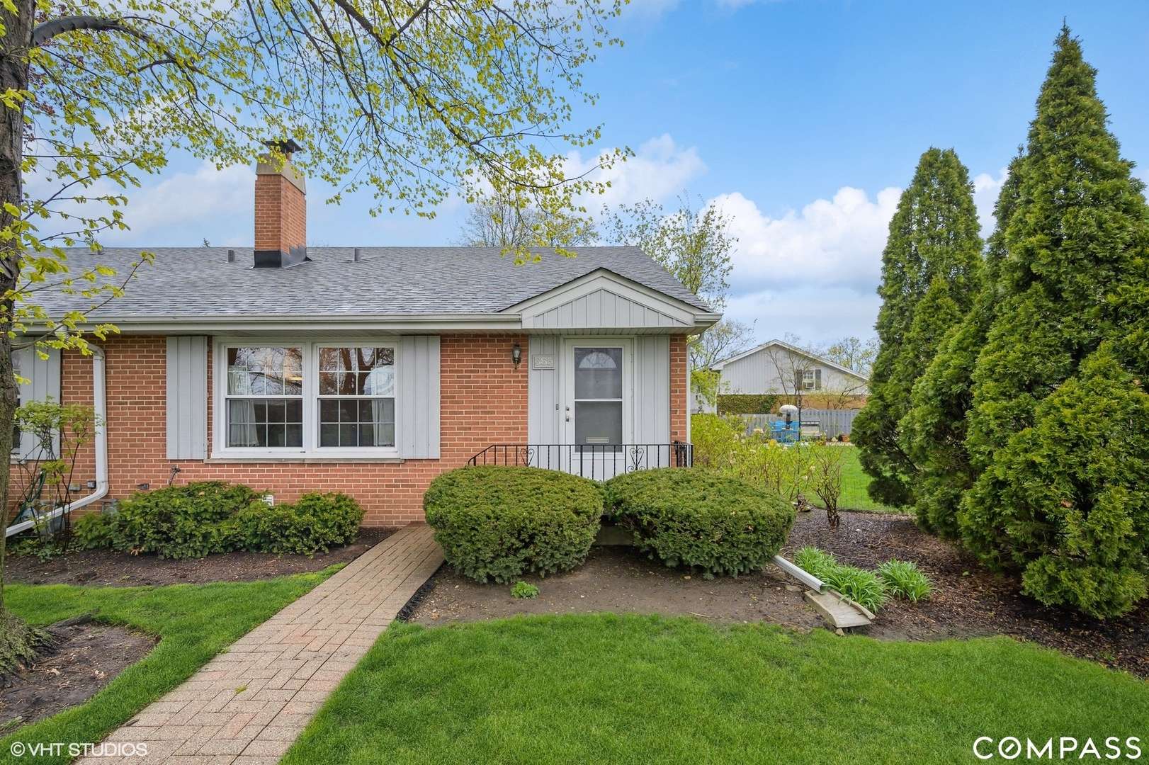 Northfield, IL 60093,385 Bristol AVE