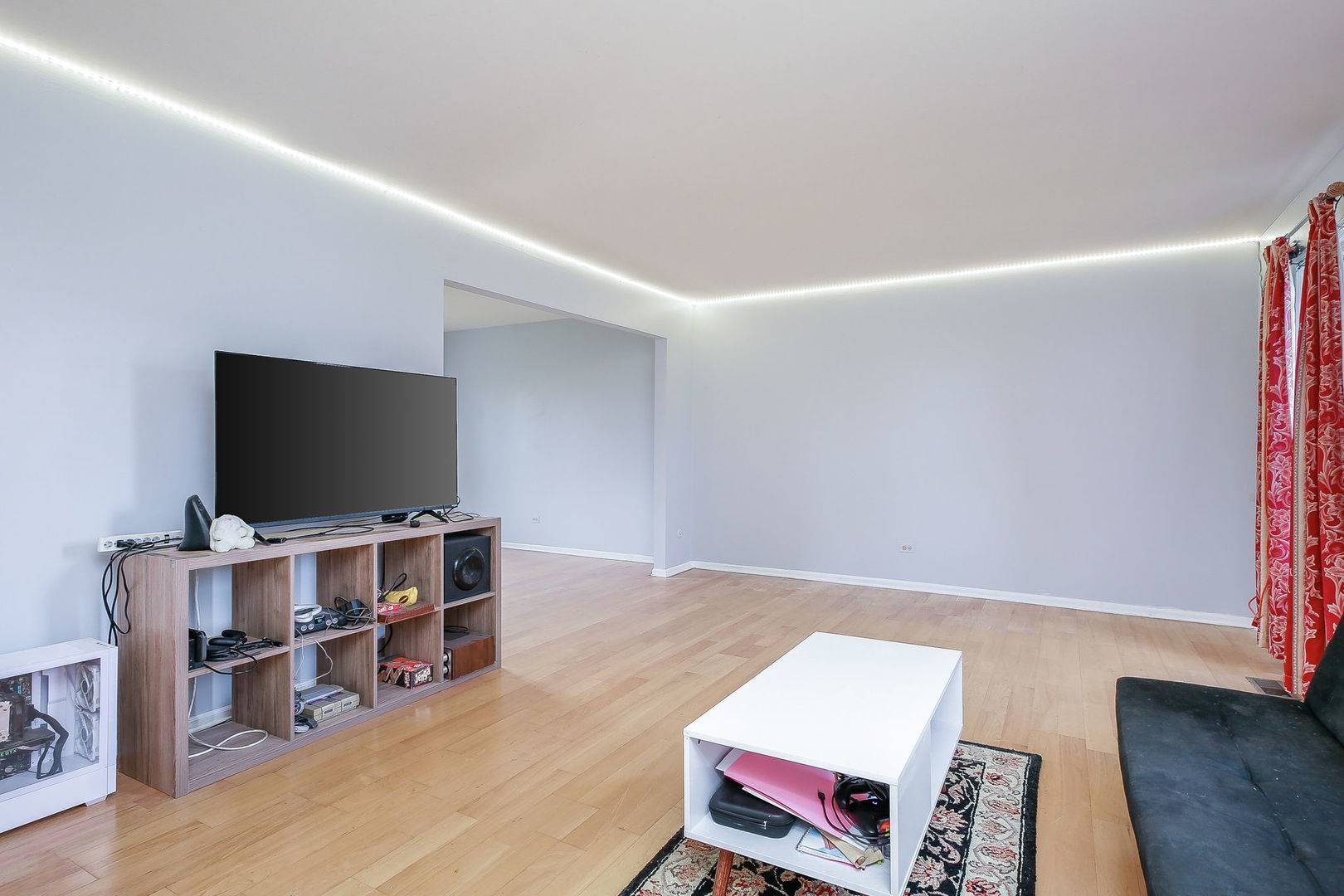 Woodridge, IL 60517,8133 Meadowwood AVE