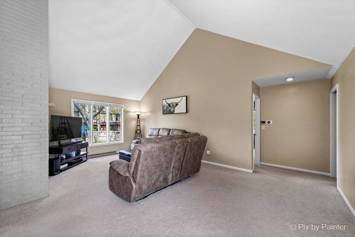 Dekalb, IL 60115,17 Golfview PL