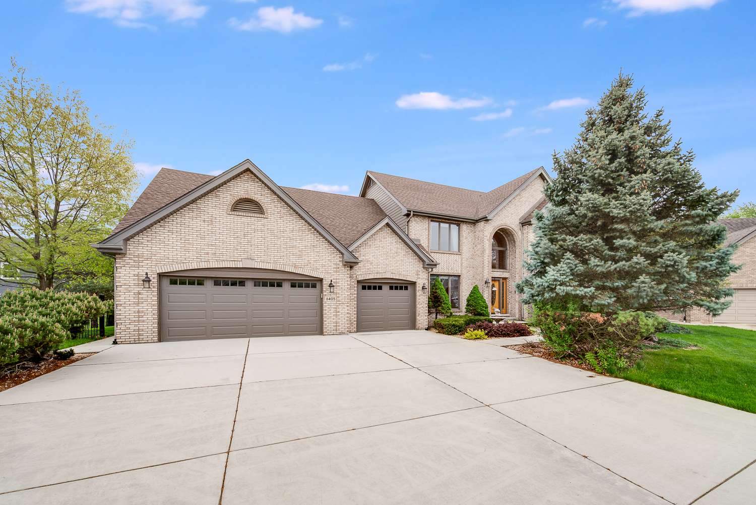 Willow Springs, IL 60480,8405 Province LN