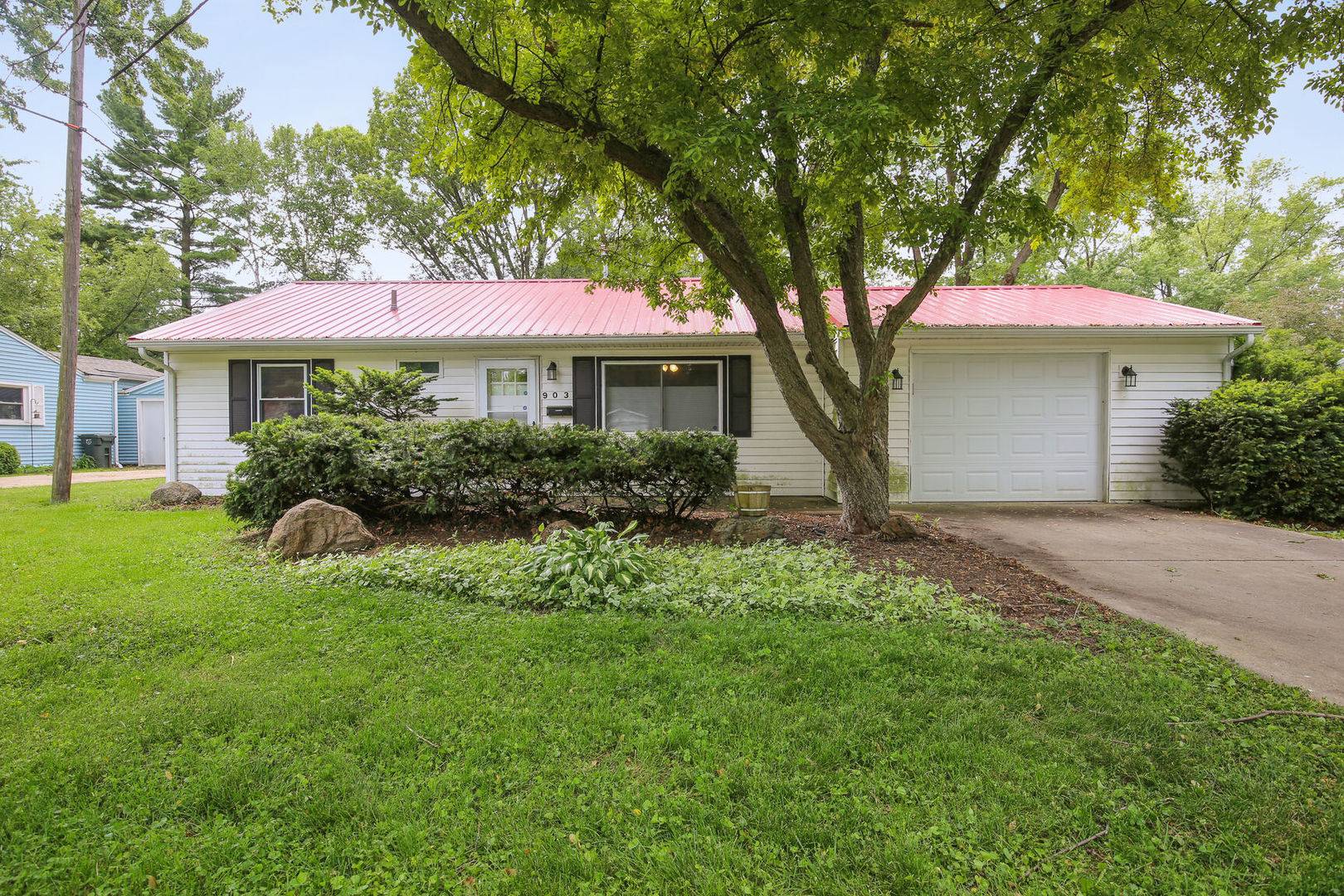 Urbana, IL 61801,903 E Delaware AVE