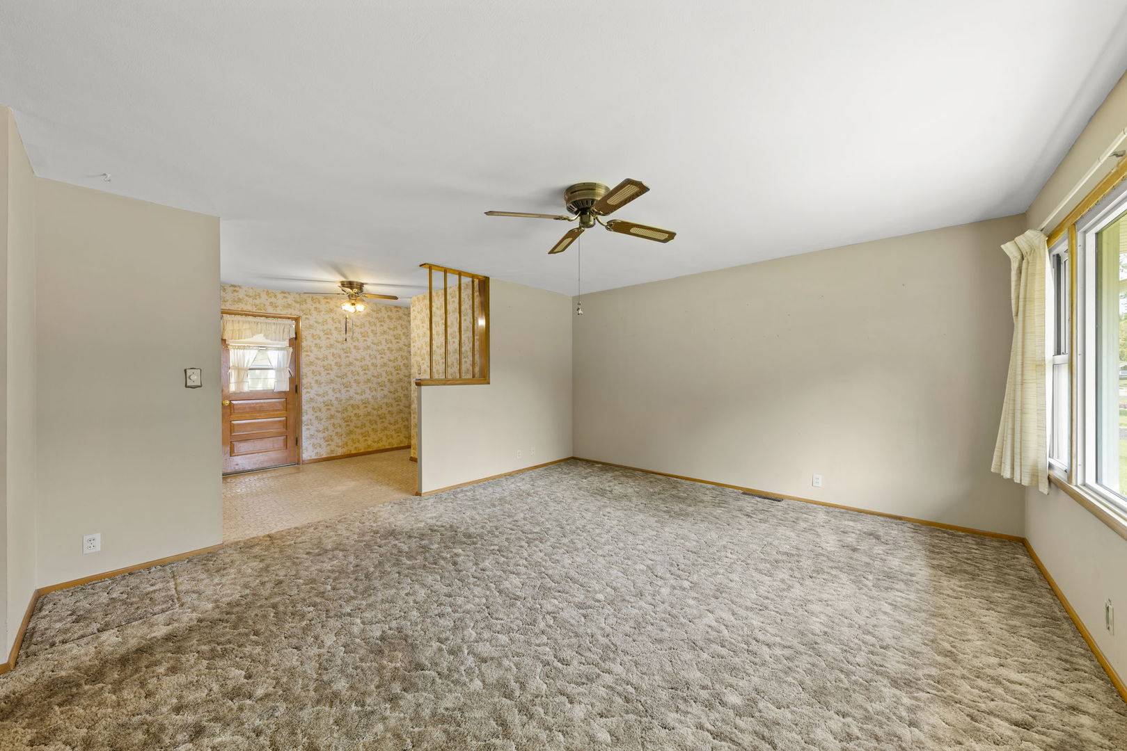 Dekalb, IL 60115,1444 Hulmes DR