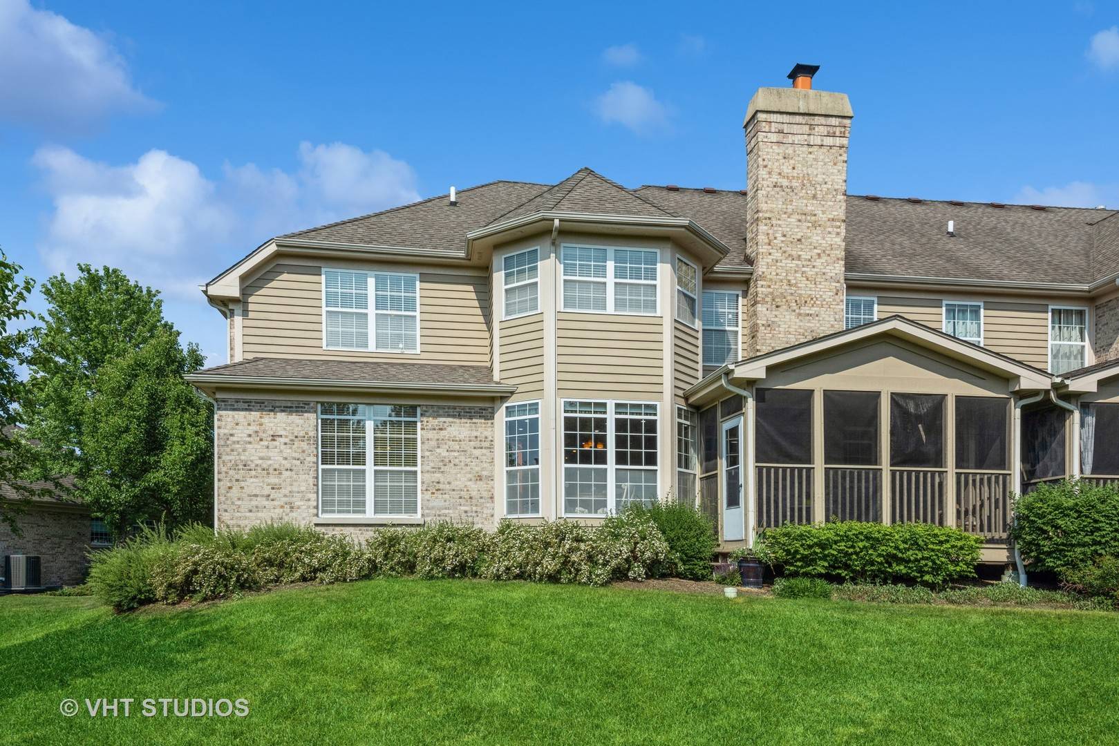 Inverness, IL 60010,710 Fieldstone CT