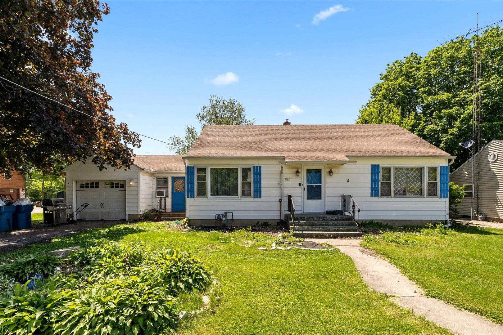 Earlville, IL 60518,212 4th ST