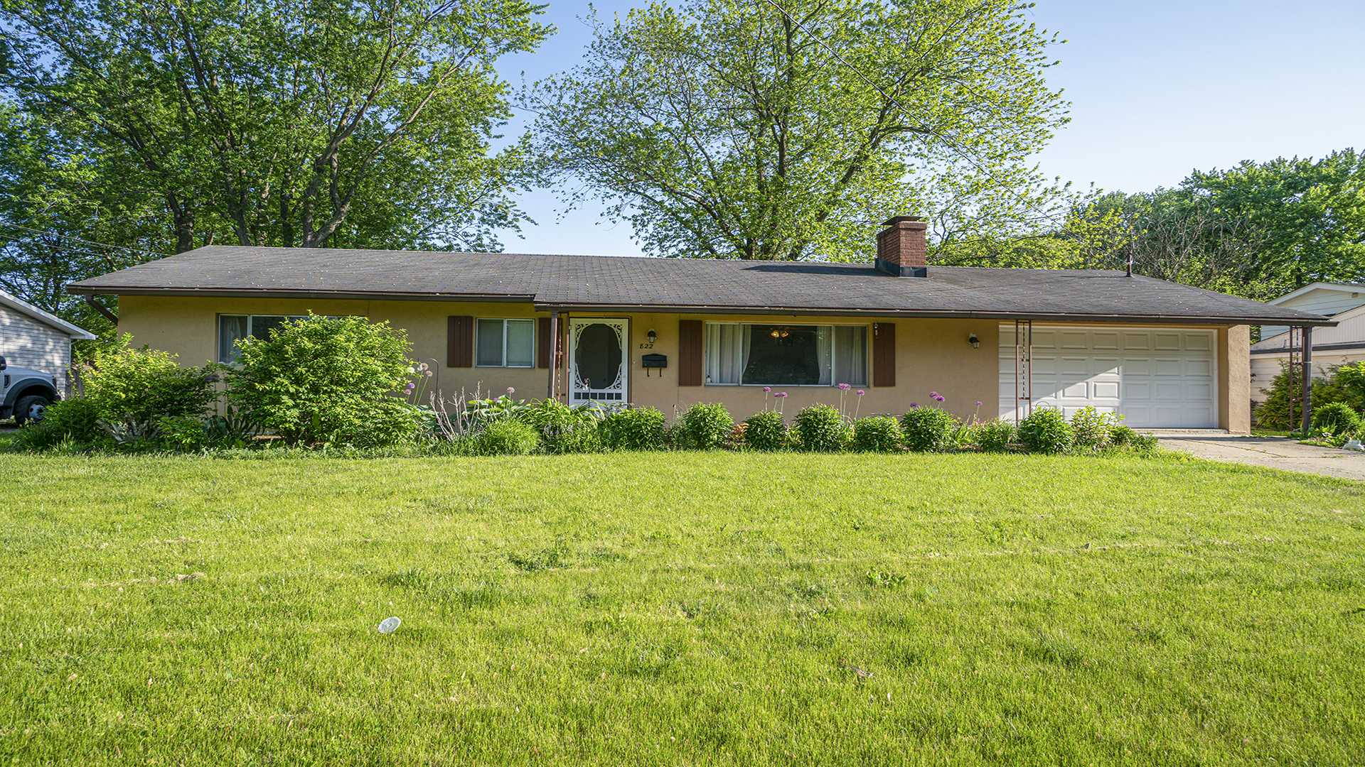 Dekalb, IL 60115,822 DAWN CT