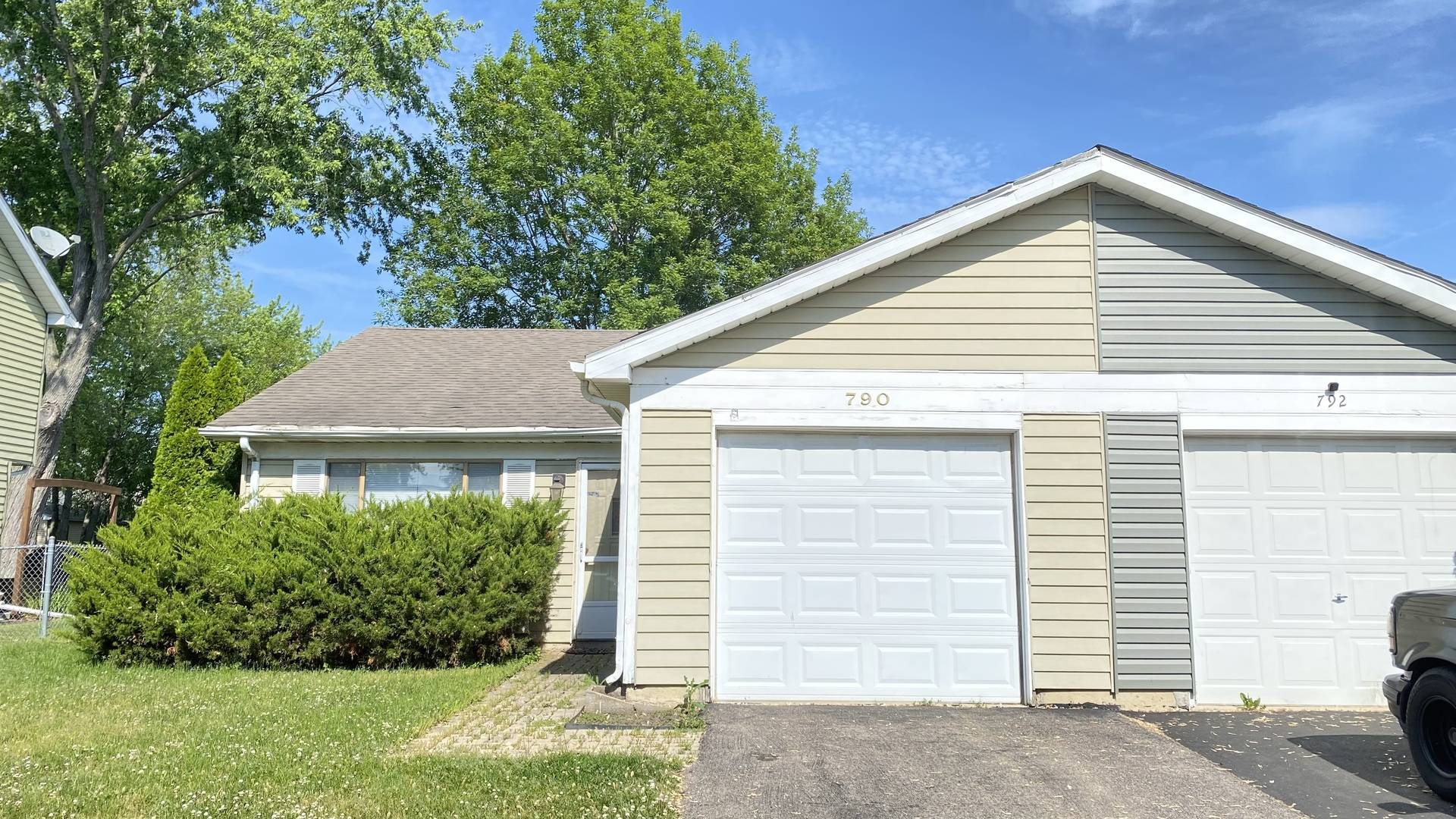 Aurora, IL 60504,790 Clearwood CT