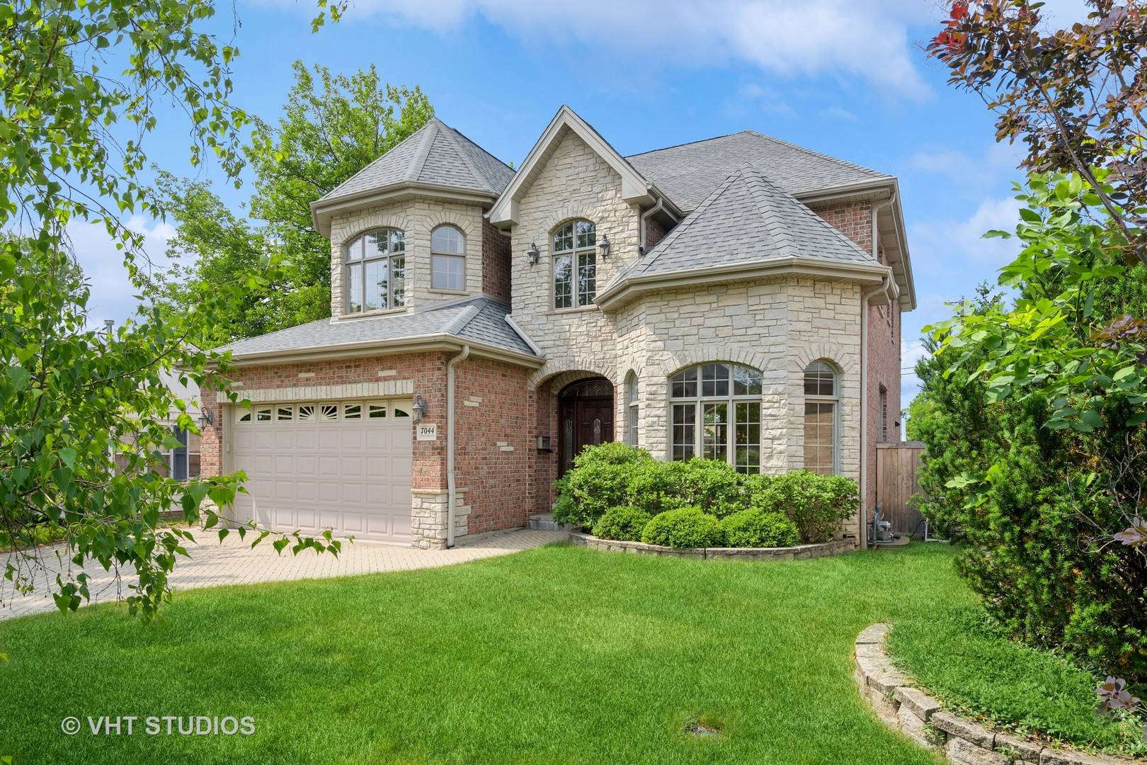 Morton Grove, IL 60053,7044 W Church ST