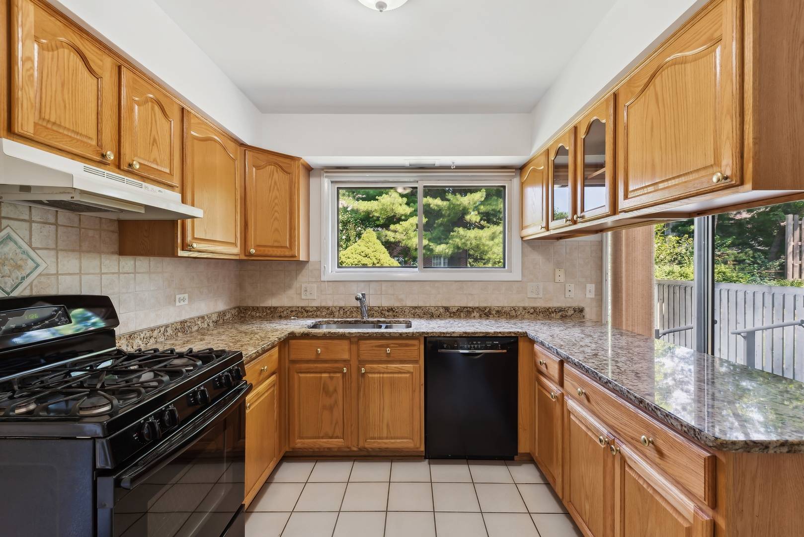 Rolling Meadows, IL 60008,2521 Honeysuckle LN