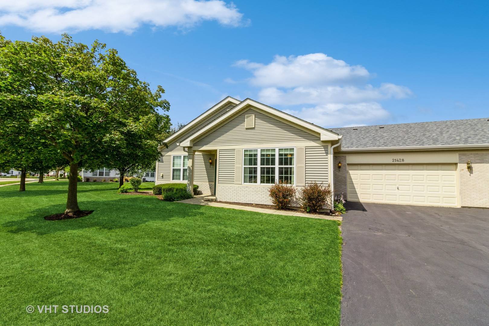 Crest Hill, IL 60403,21428 Papoose Lake DR