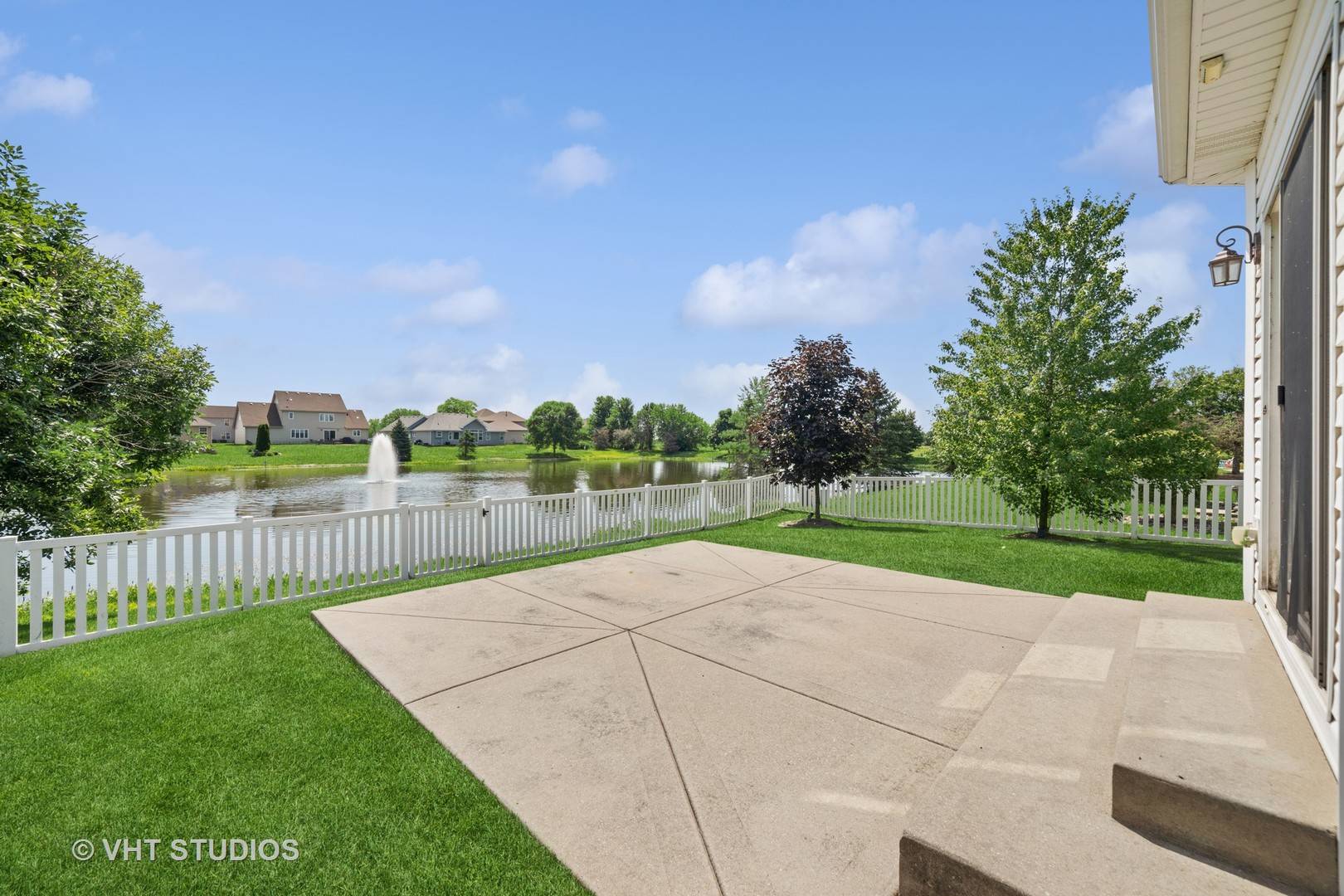 Beecher, IL 60401,1035 Redbud AVE