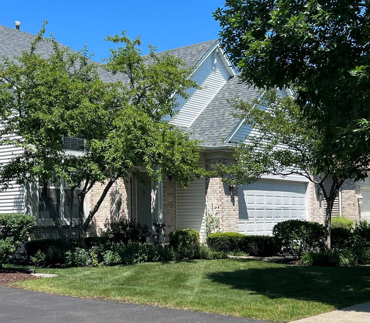 Grayslake, IL 60030,430 Longfield LN