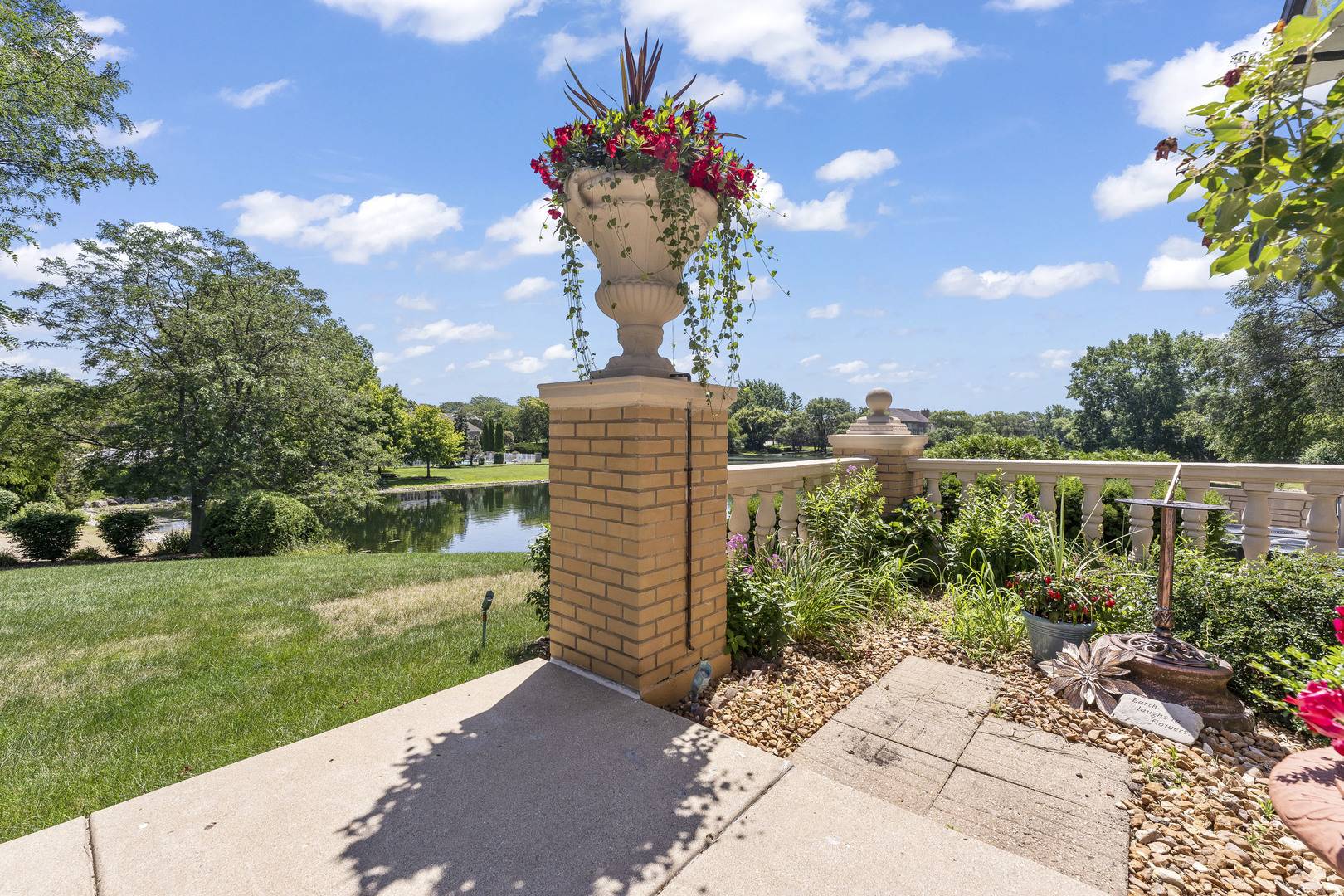 South Barrington, IL 60010,23 Polo DR