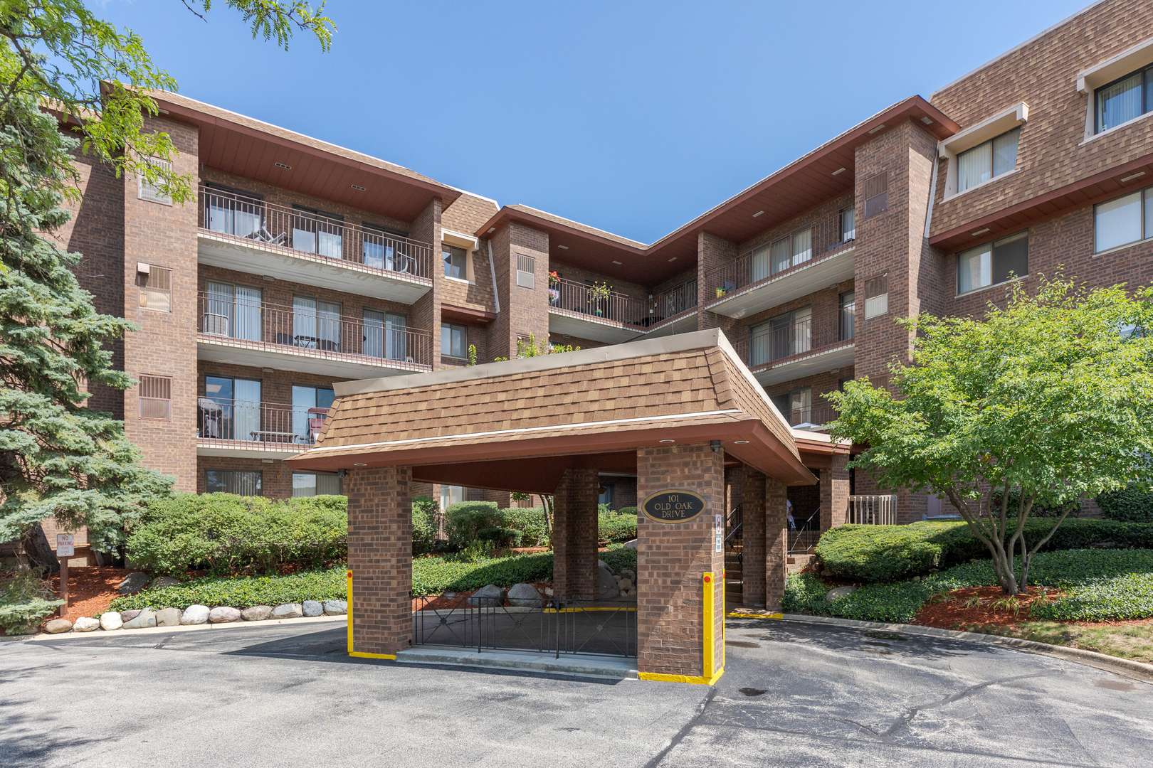 Buffalo Grove, IL 60089,101 Old Oak DR #308