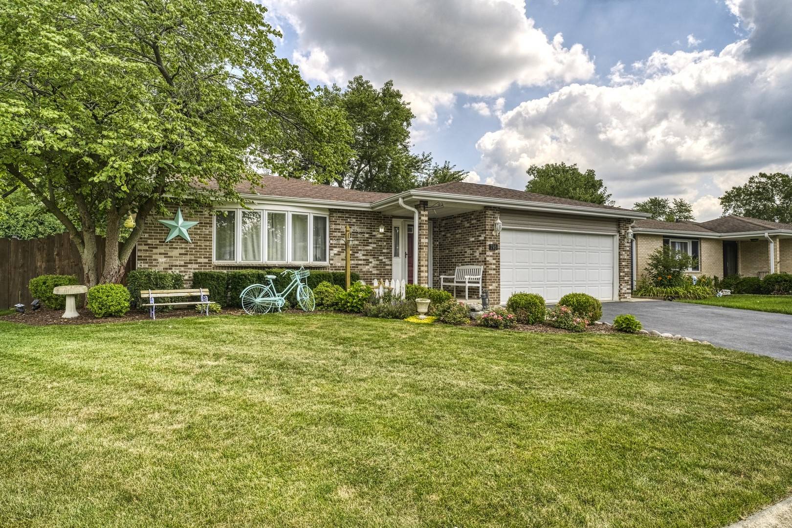 Steger, IL 60475,195 Knollwood DR