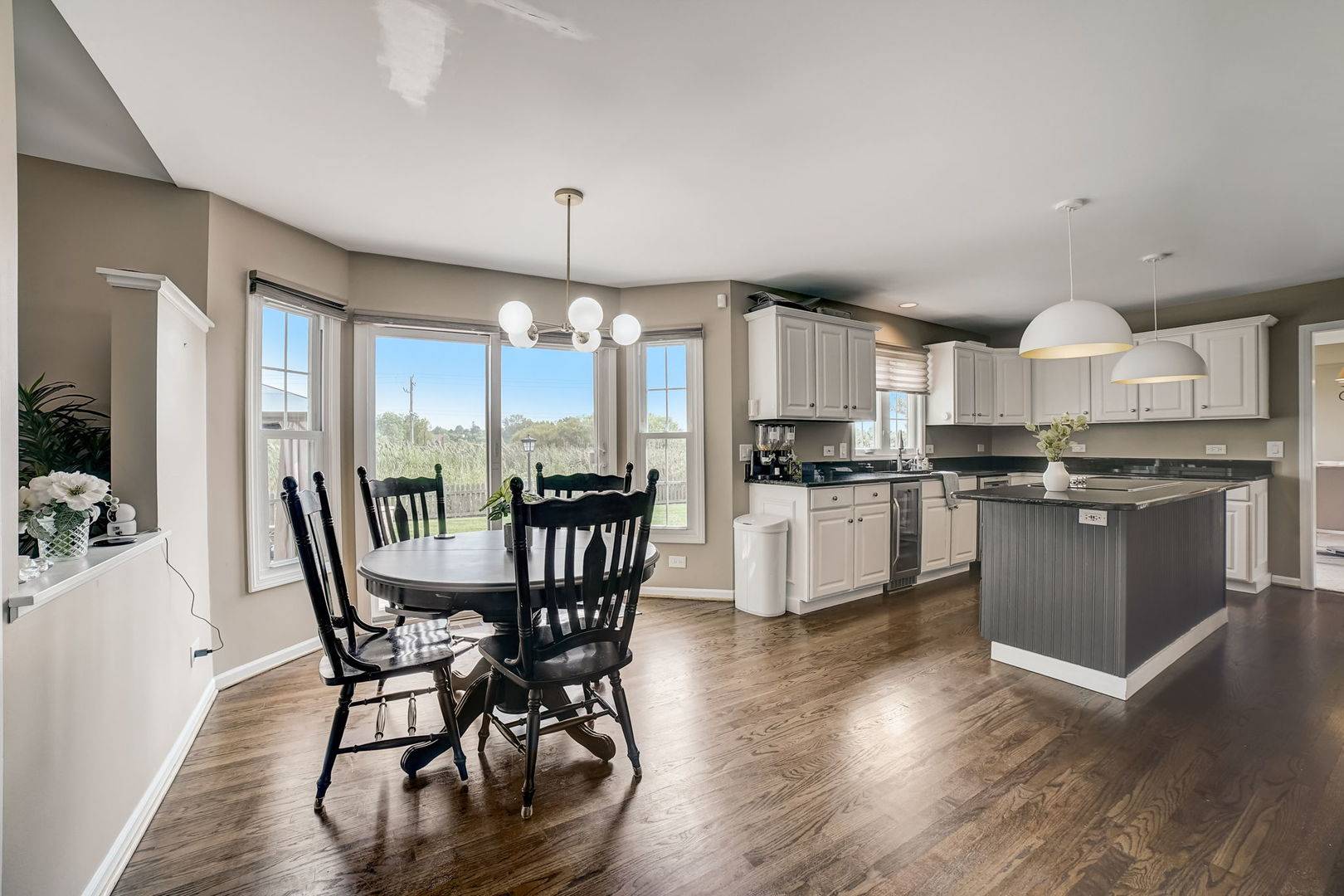 Grayslake, IL 60030,702 Caitlin CT