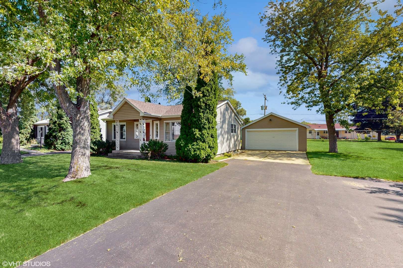 Montgomery, IL 60538,1342 Hinman ST