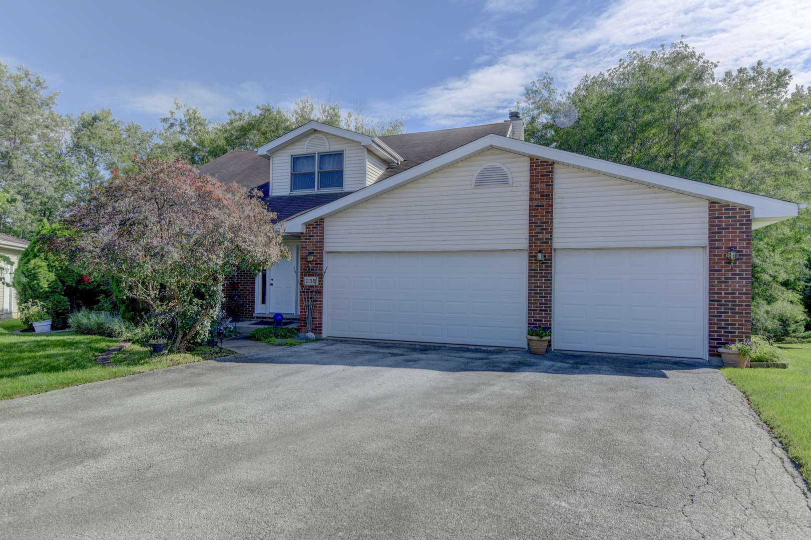 Steger, IL 60475,238 Lakeview CT