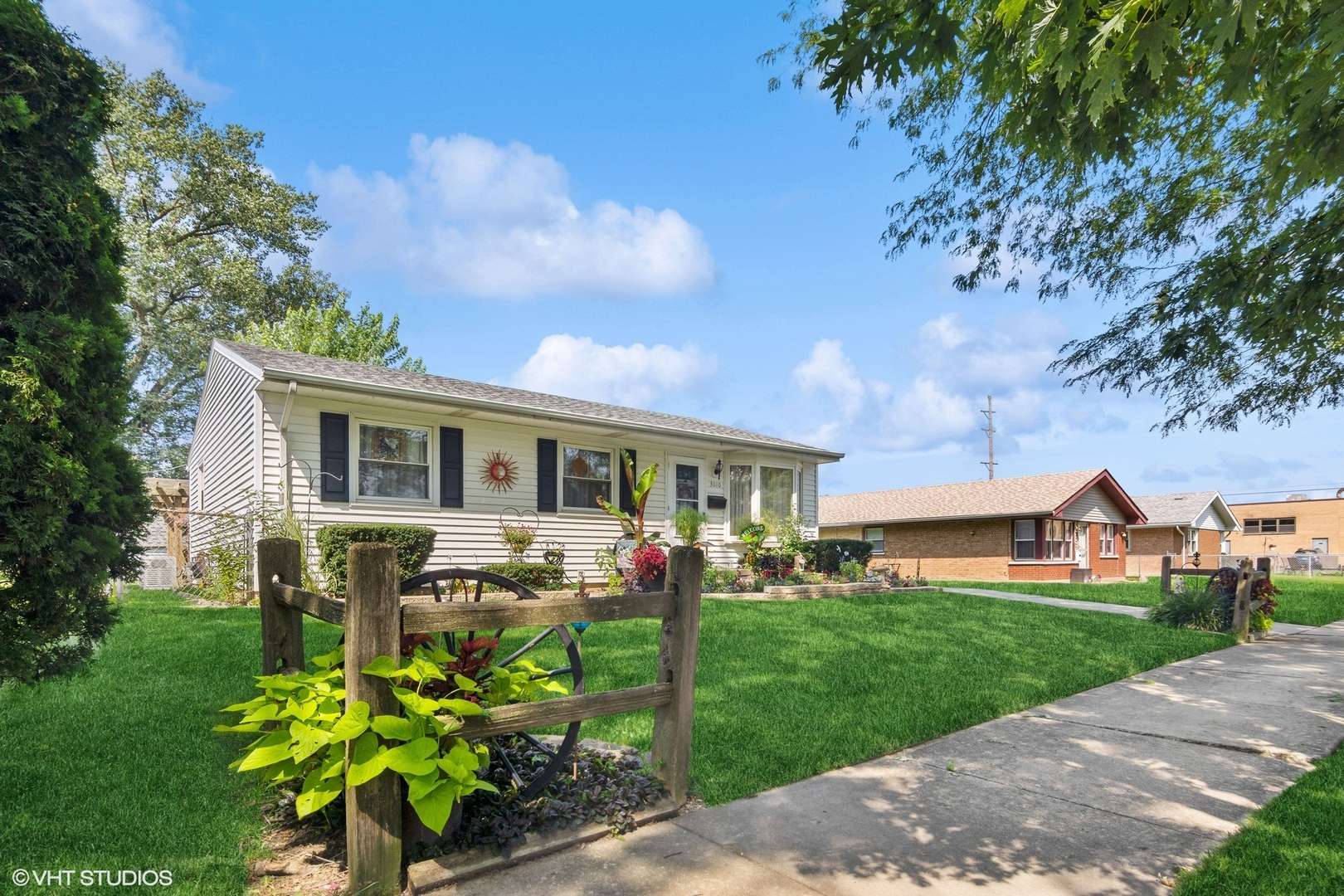 Steger, IL 60475,3010 Florence AVE