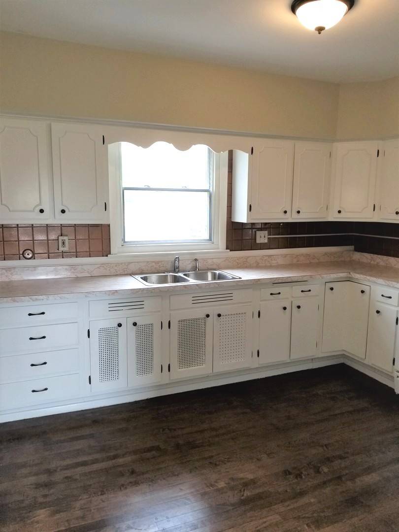 Lyons, IL 60534,4252 S PRESCOTT AVE