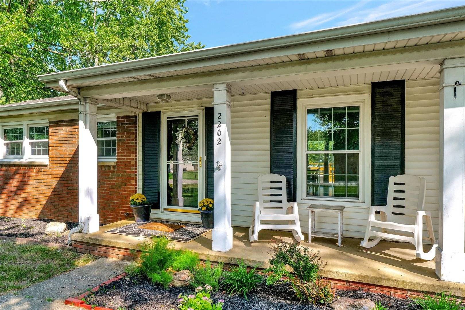 Mahomet, IL 61853,2202 Fogel RD