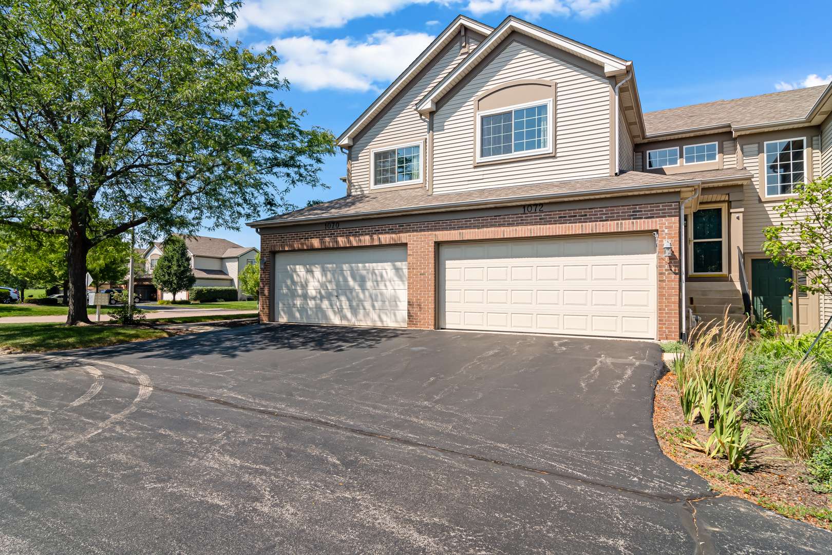 Aurora, IL 60502,1072 PARK HILL CIR #1072