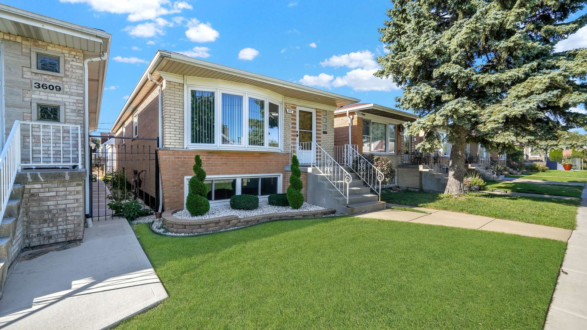 Chicago, IL 60629,3611 W 55th PL