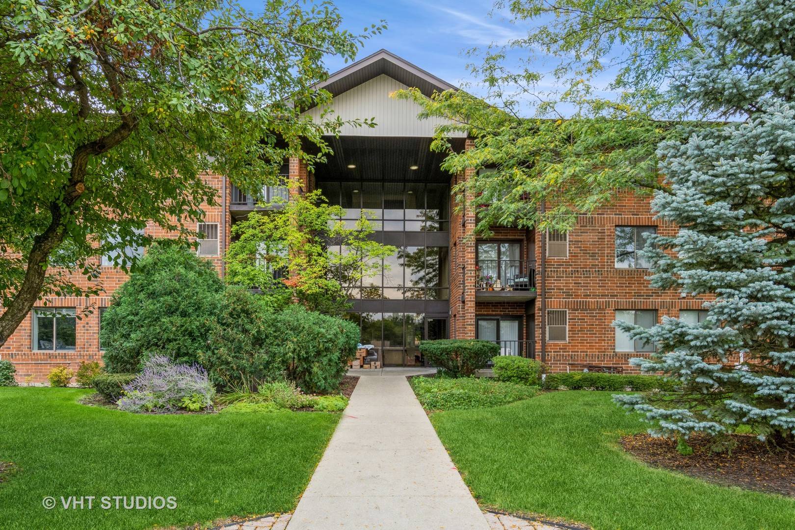 Westmont, IL 60559,5703 S Cass AVE #102