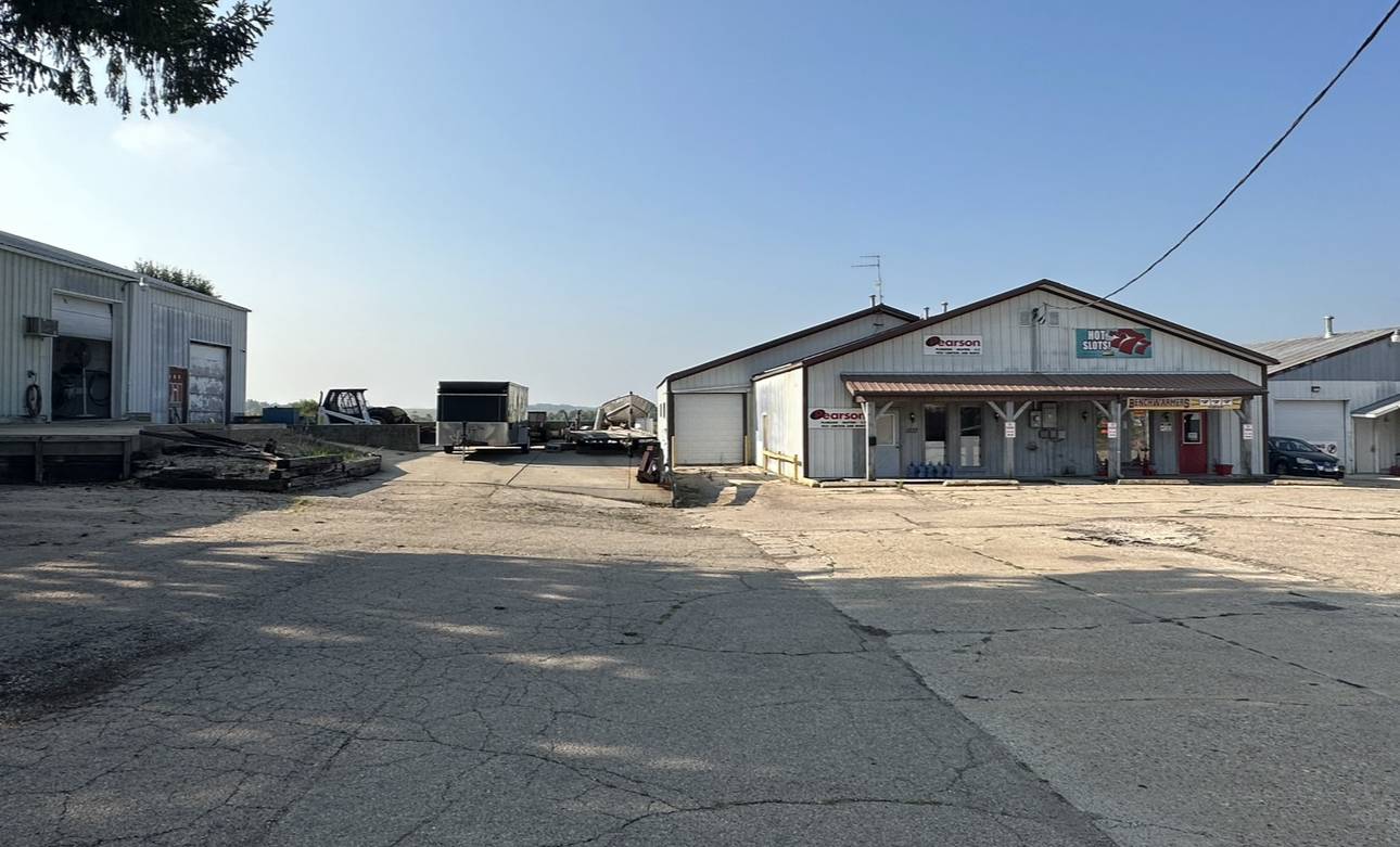 Freeport, IL 61032,1333 E Us Bus 20