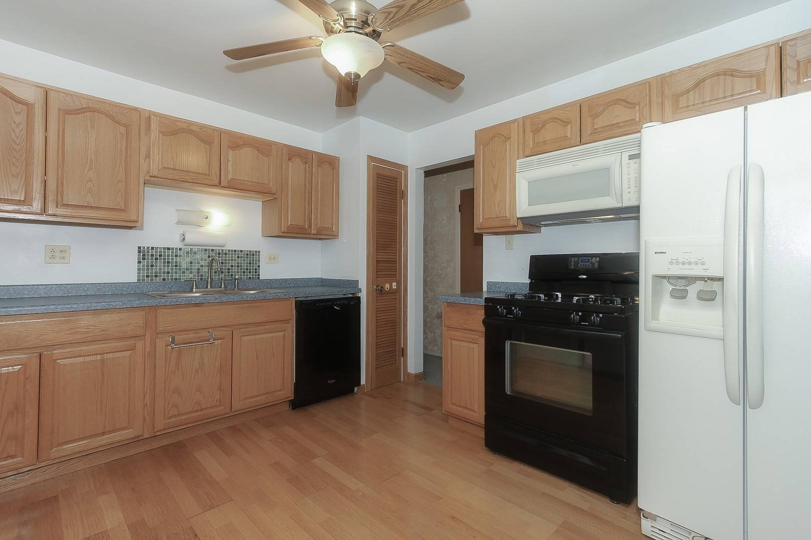 Rolling Meadows, IL 60008,2303 Oak LN