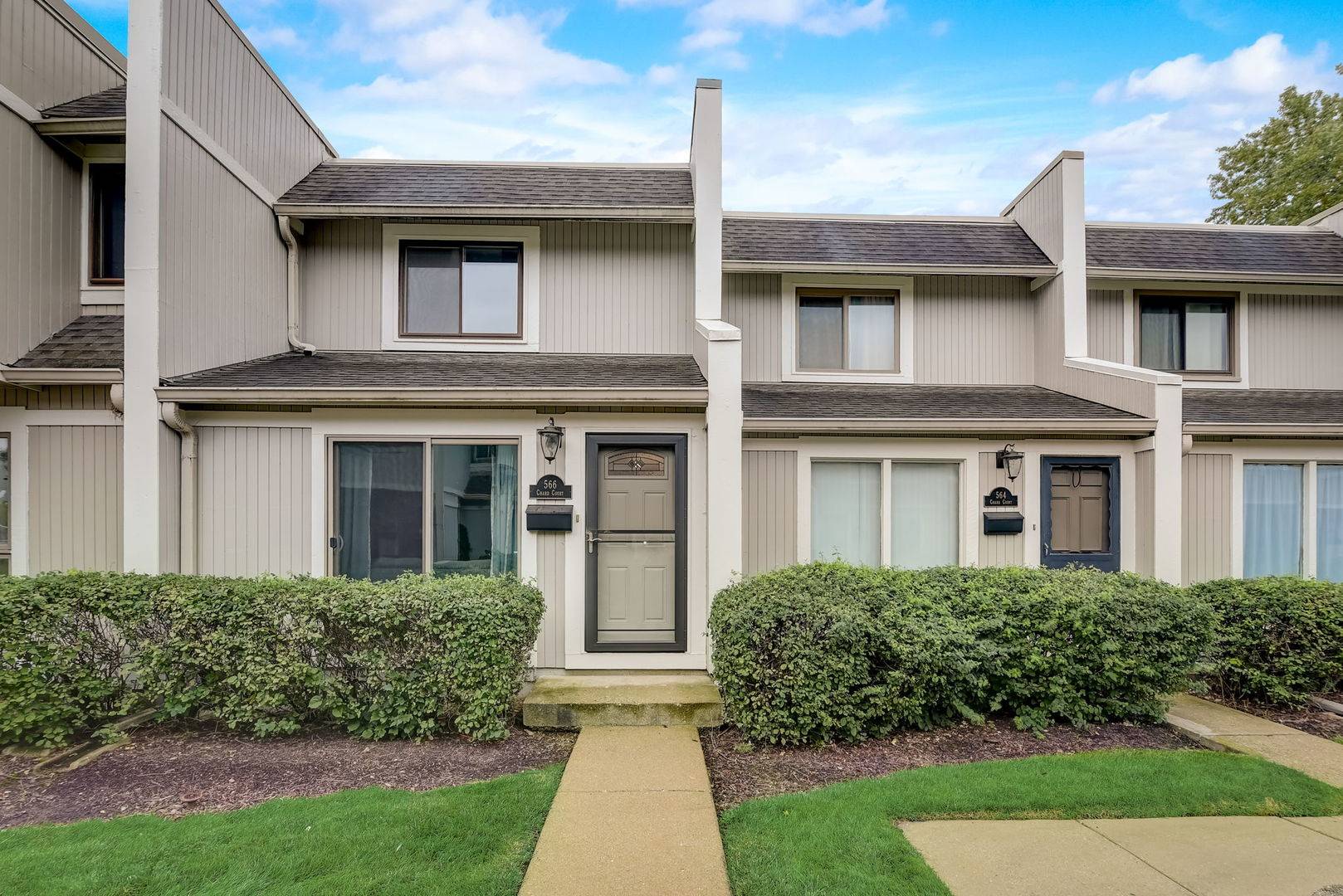 Grayslake, IL 60030,566 Chard CT