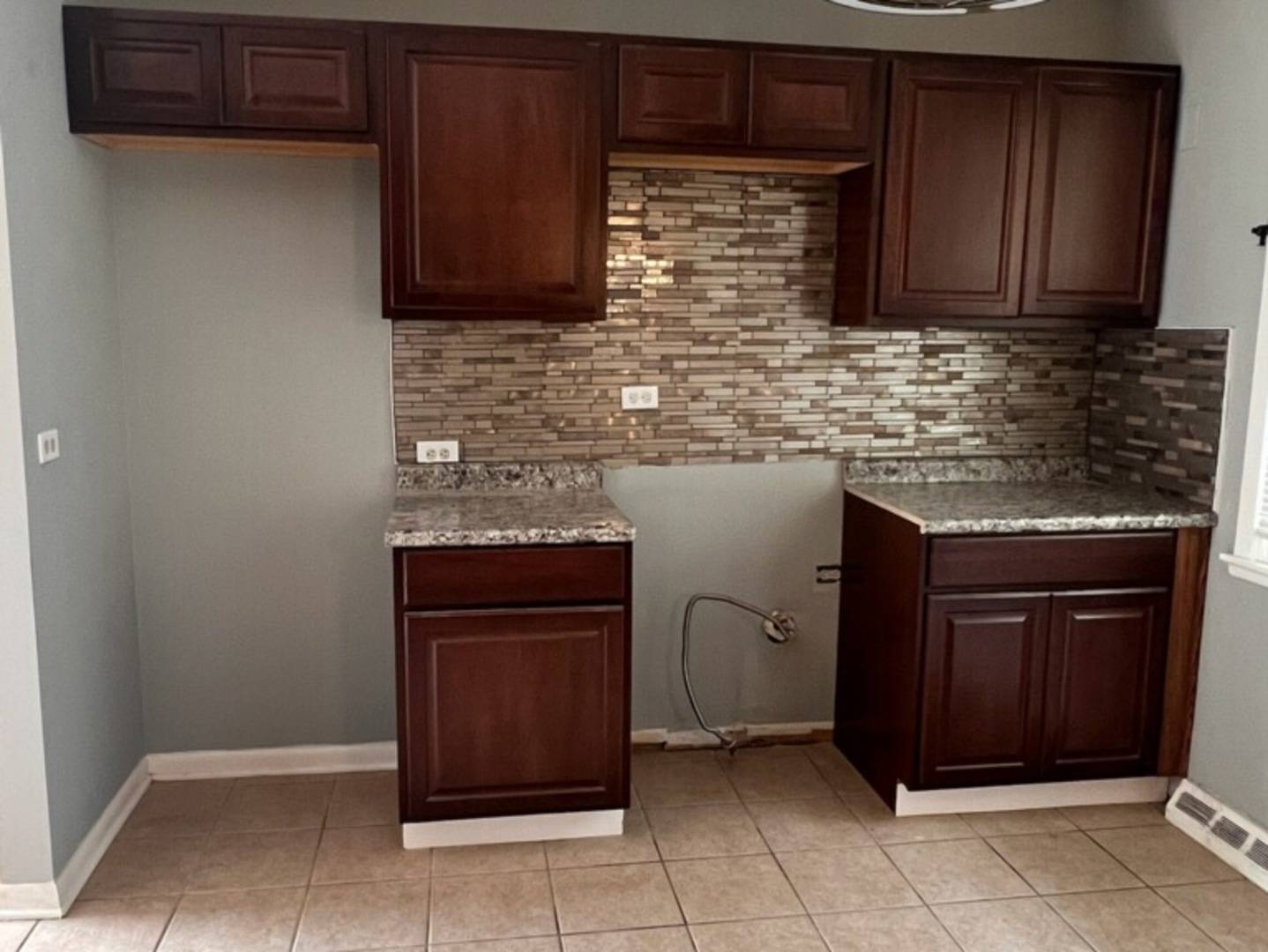 Hazel Crest, IL 60429,3209 Oak CT