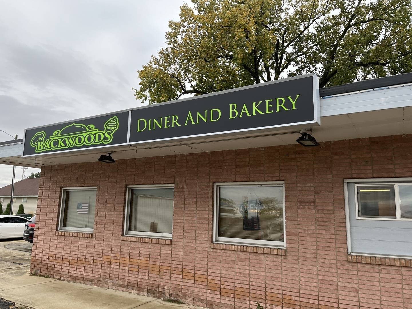 Roberts, IL 60962,205 N State Route 54