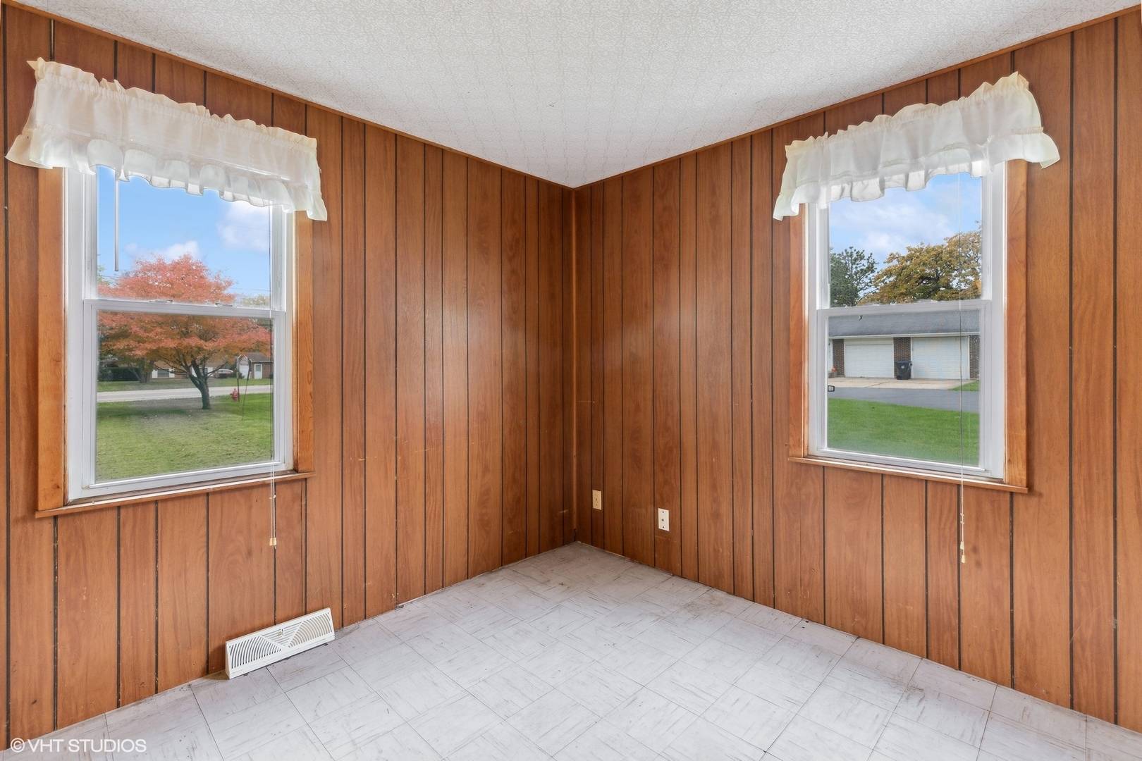 Zion, IL 60099,2720 33rd ST